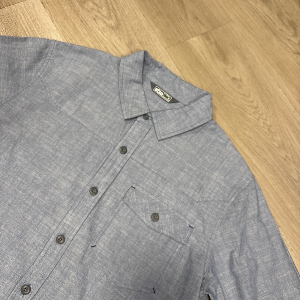 Stio Shirt Mens Medium Gray Chambray Organic Cotton Short Sleeve Button Up